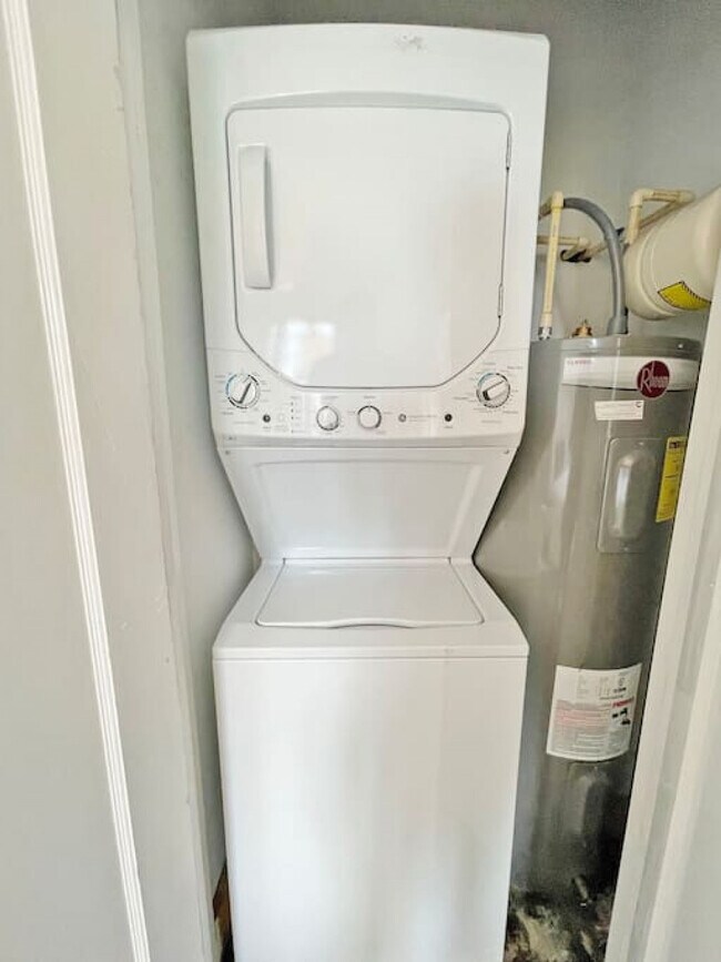 Building Photo - 1806 Republic St