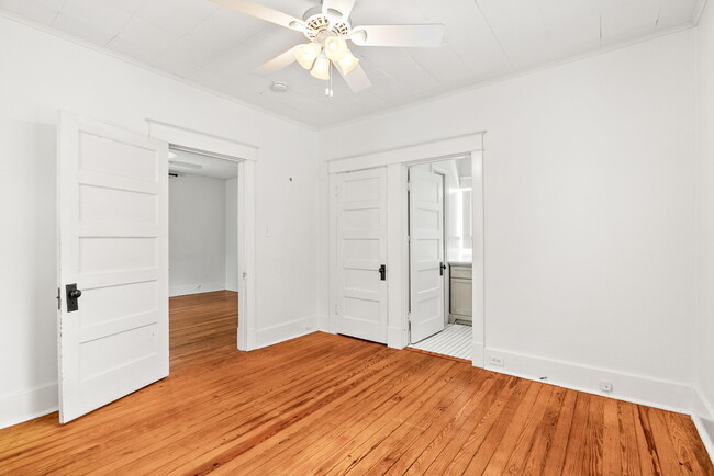 Building Photo - 4905 Lee Ave