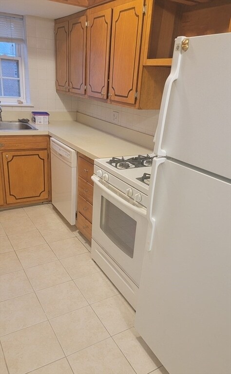 Building Photo - 11 Lake Shore Ct