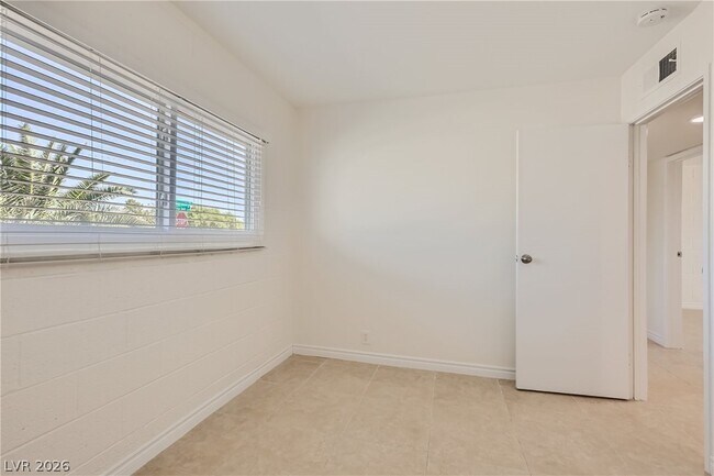 Building Photo - 4820 Marnell Dr