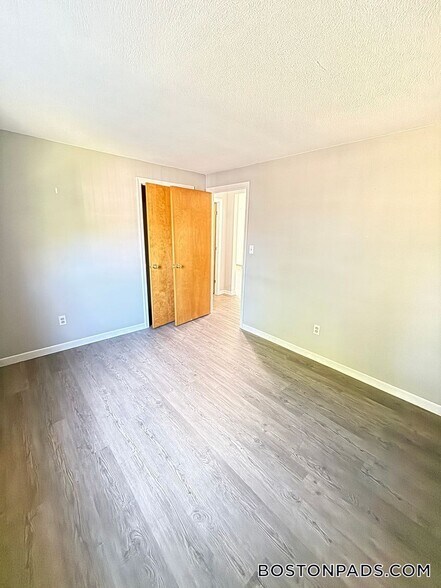 Building Photo - 53 Ridgewood Ln