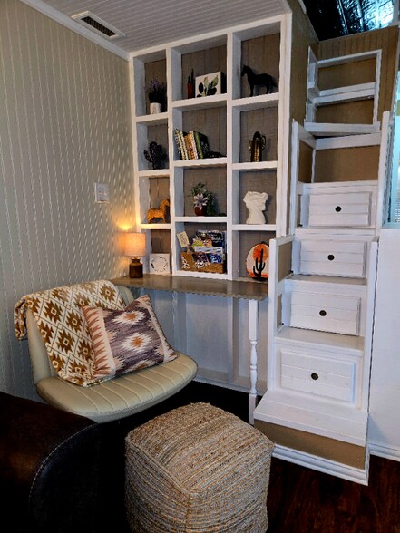 Building Photo - 606 Blessing Ranch Rd