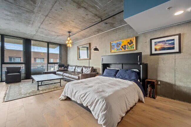 Building Photo - Chic Furnished Loft with Bay Views in the ...