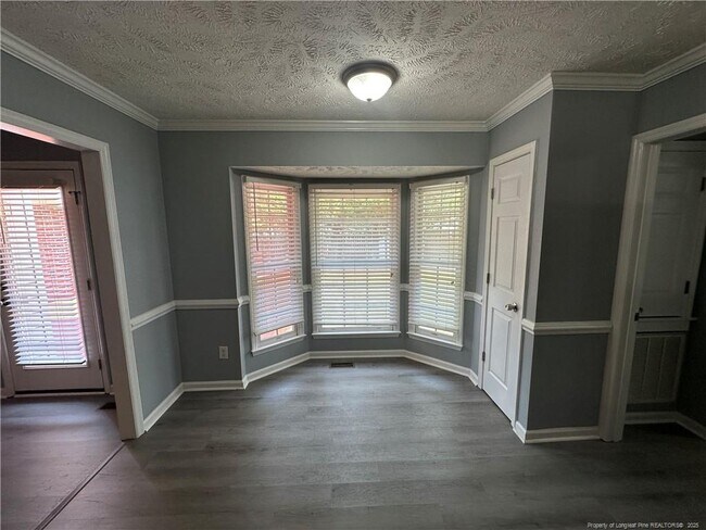 Building Photo - 3521 Harrisburg Dr