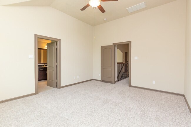 Building Photo - 87 Aventura Pl