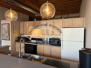 Building Photo - 141 N Water St