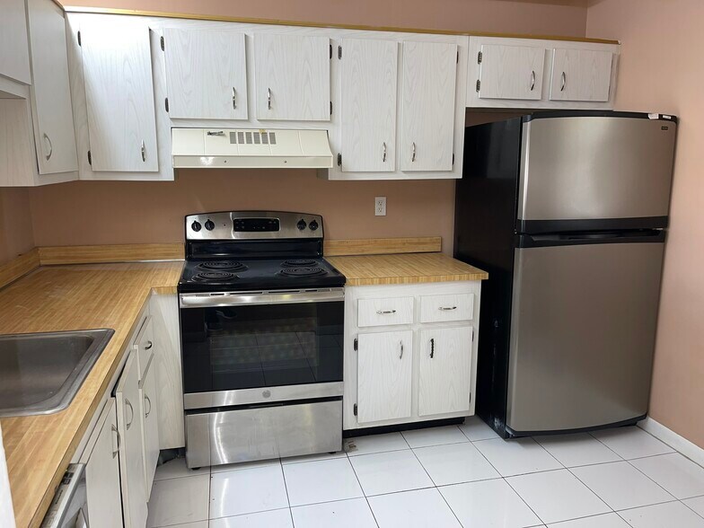 Building Photo - 1820 N Lauderdale Ave