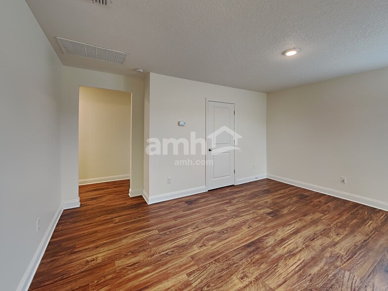 Building Photo - 740 Celebration Lane