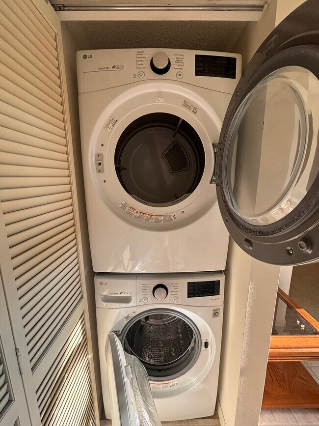 Building Photo - 5400 Park St N