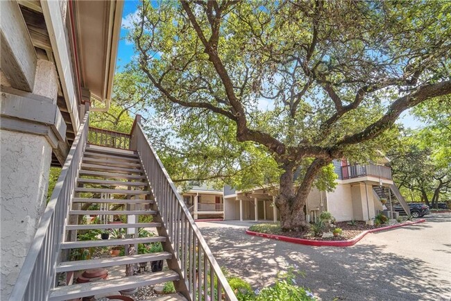 Building Photo - Beautiful 1-Bedroom Condo In South Austin ...