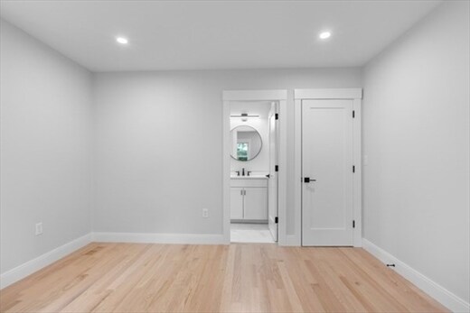 Building Photo - 22 James St