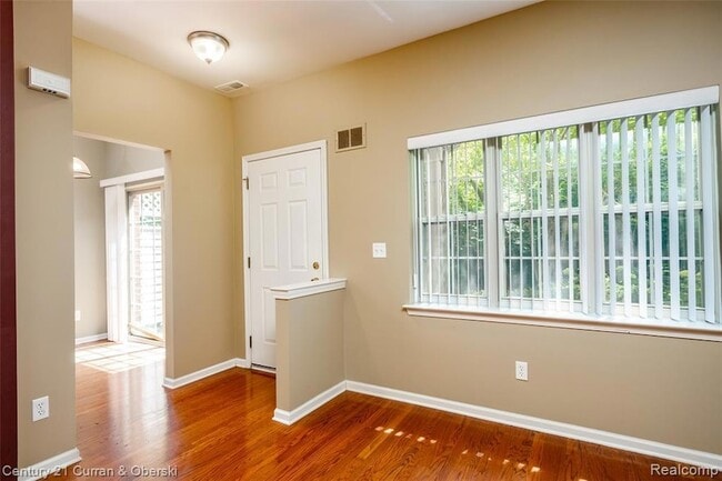 Building Photo - 39660 Rockcrest Ln