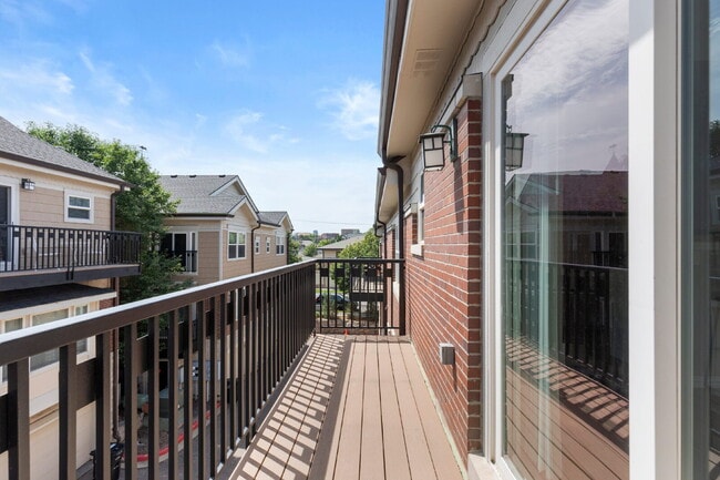 Building Photo - $3,250.00 - 2 Bedroom, 2.5 Bathroom Condo ...