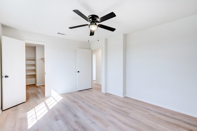 Building Photo - 9202 Glen Meadow Ln