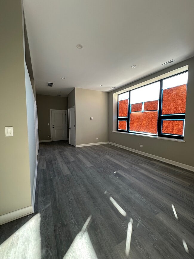 Building Photo - 5912 N Nashotah Ave