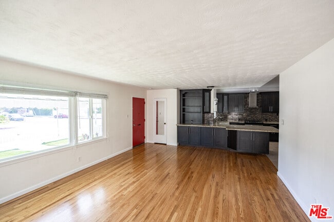 Building Photo - 12127 Aneta St