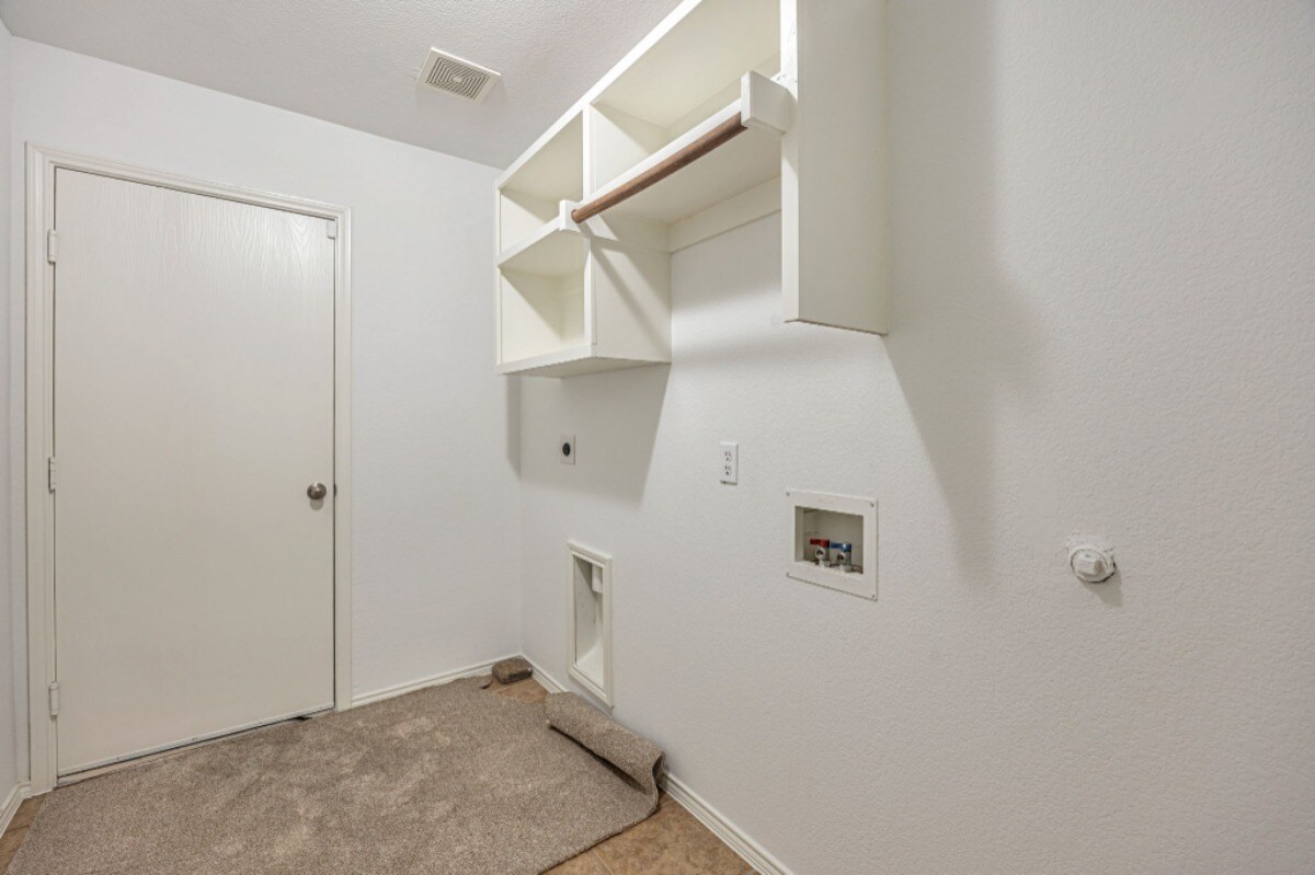 Building Photo - 10206 Teal Hollow Dr
