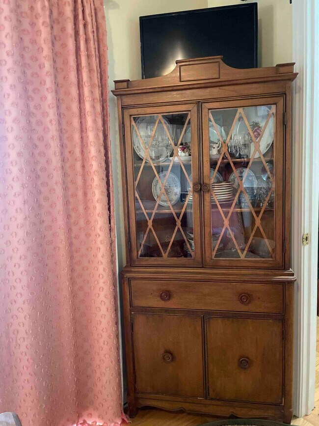 Building Photo - 176 Schools Dr