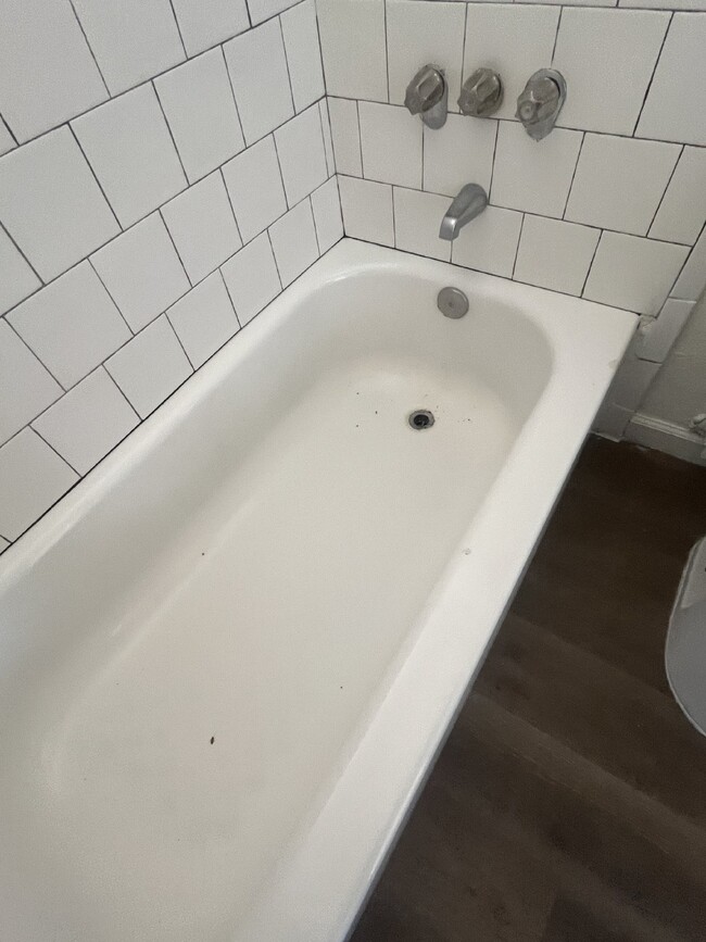 Building Photo - 20469 Vanowen St