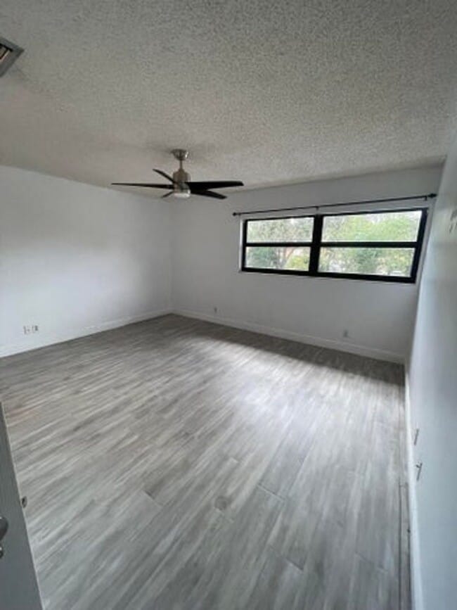 Building Photo - 3011 NW 48th Ave