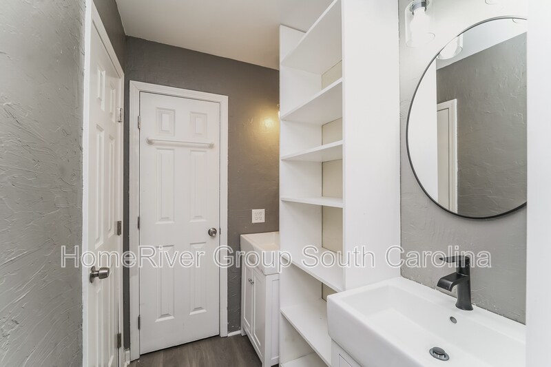 Building Photo - 667 Chelsea Ct