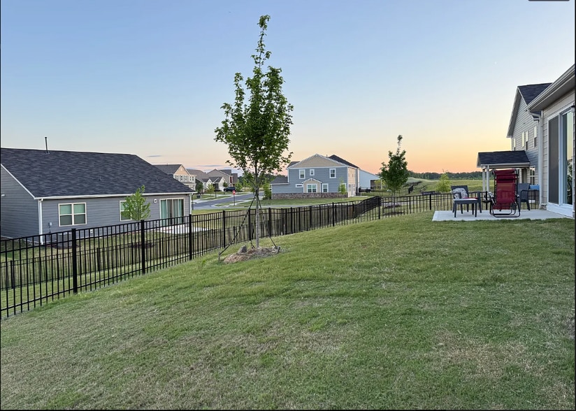 Building Photo - 2555 Lorelei Ter