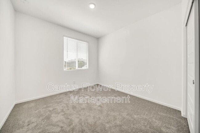 Building Photo - 13244 W Ranch Gate Rd