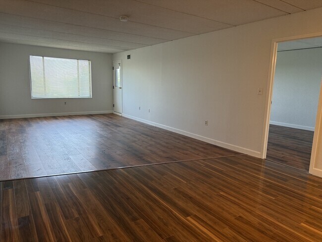 Building Photo - 1550 Worcester Rd