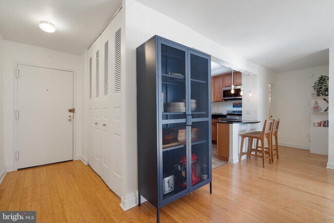 Building Photo - 1325 18th St NW