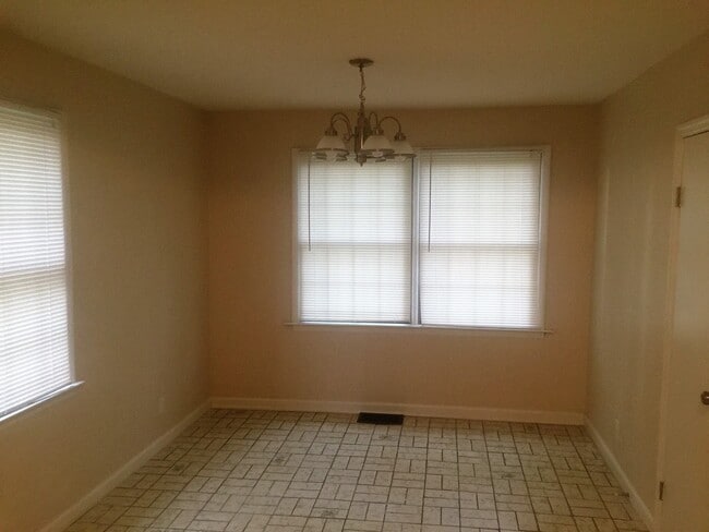 Building Photo - 6063 Yosemite Dr