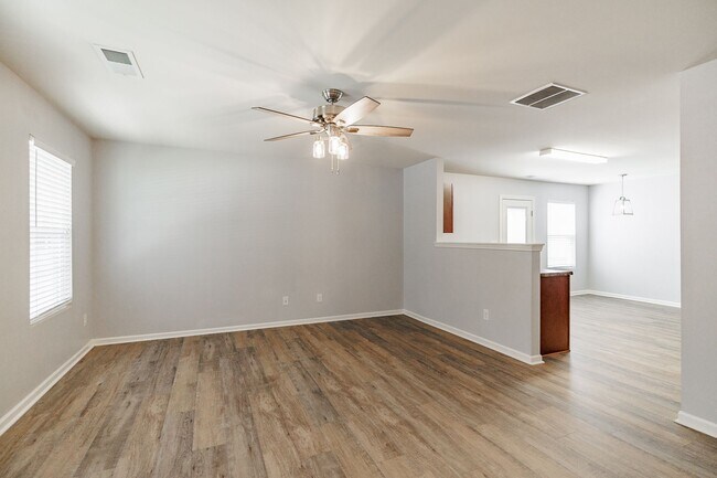 Building Photo - 157 Brockett Dr