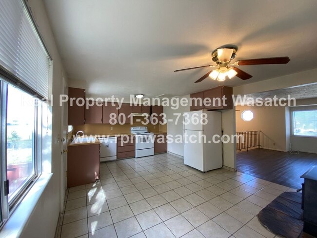 Building Photo - Look at This Cute 2 Bedroom 2 Bathroom Hom...