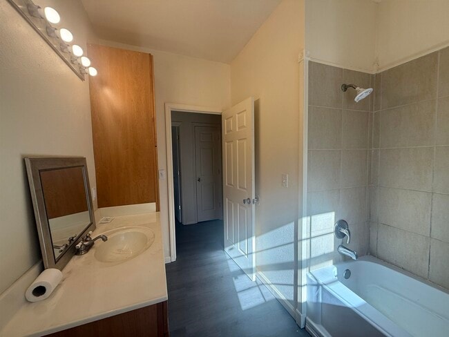 Building Photo - 11 Immokalee Dr