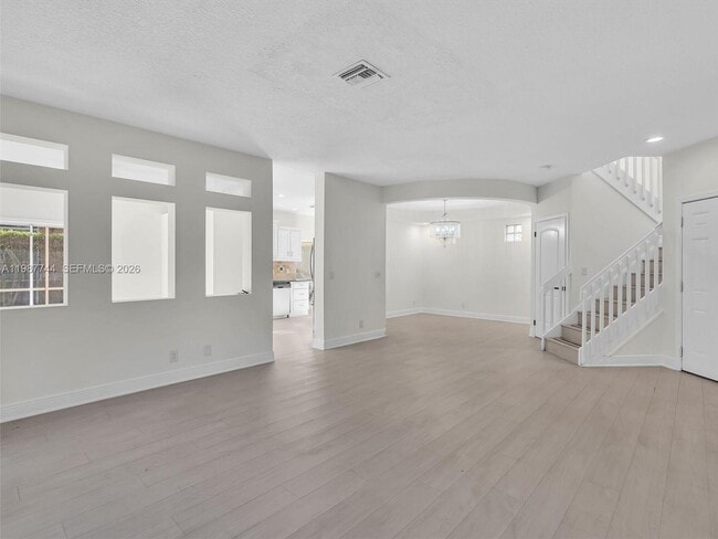 Building Photo - 11407 Lakeview Dr