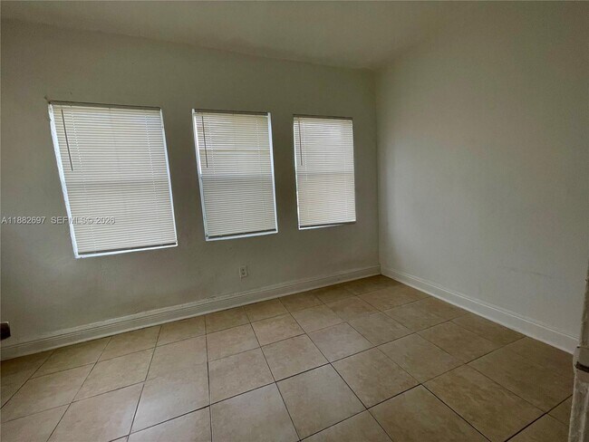 Building Photo - 1060 NW 47th St