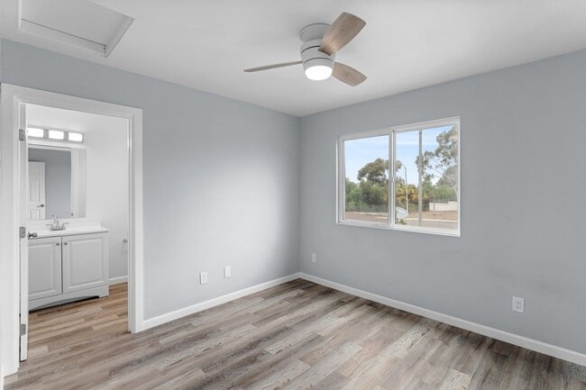 Building Photo - Stunning Remodeled 3-Bed, 3.5-Bath Home with Two Kitchens & Expansive Private Driveway in La Mesa!