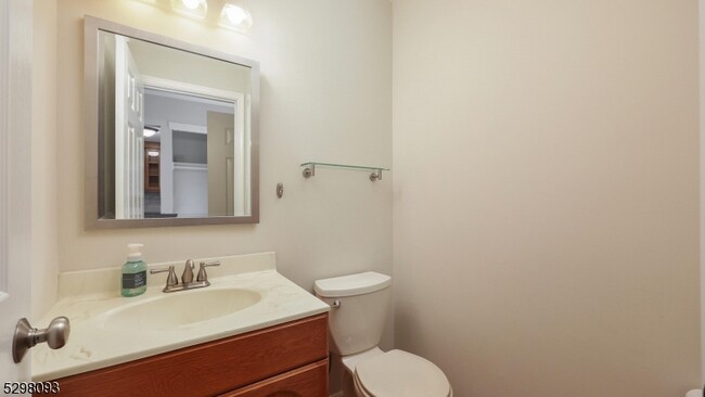 Building Photo - 209 Amherst Ct