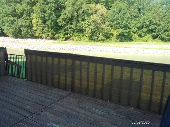 Building Photo - 43885 Stoney Ln