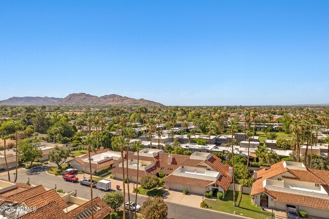 Building Photo - 7118 E Buena Terra Way