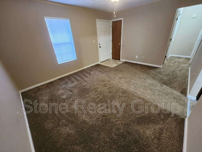 Building Photo - 2478 E Clayton Dr