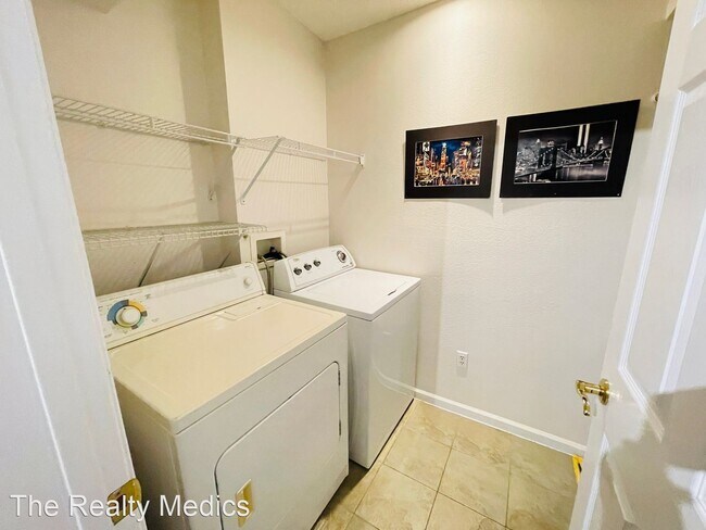 Building Photo - 1 br, 1 bath House - 802 Crest Pines Dr Un...