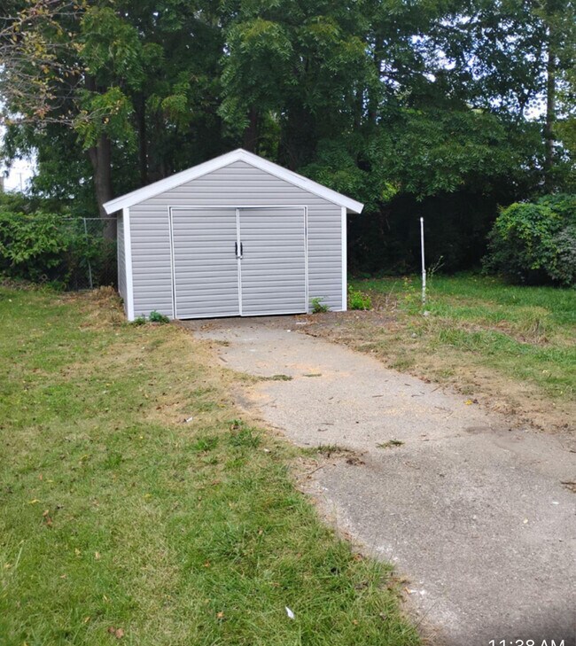 Building Photo - 801 Sancome Ave