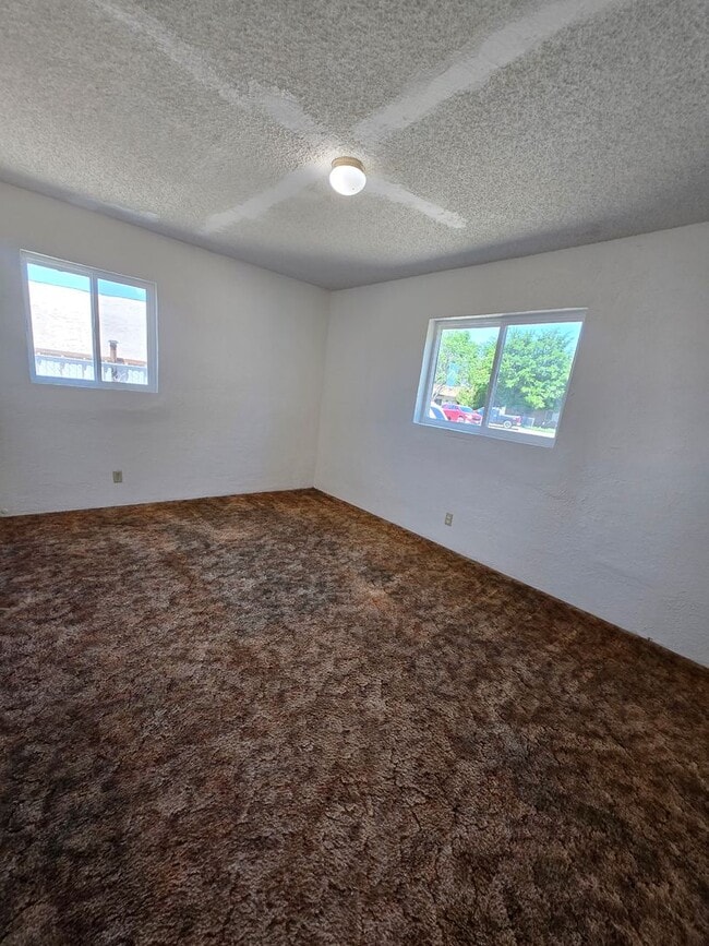 Building Photo - HUD Property