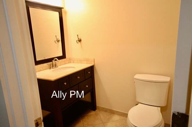 Building Photo - 1 Kanawha Ct