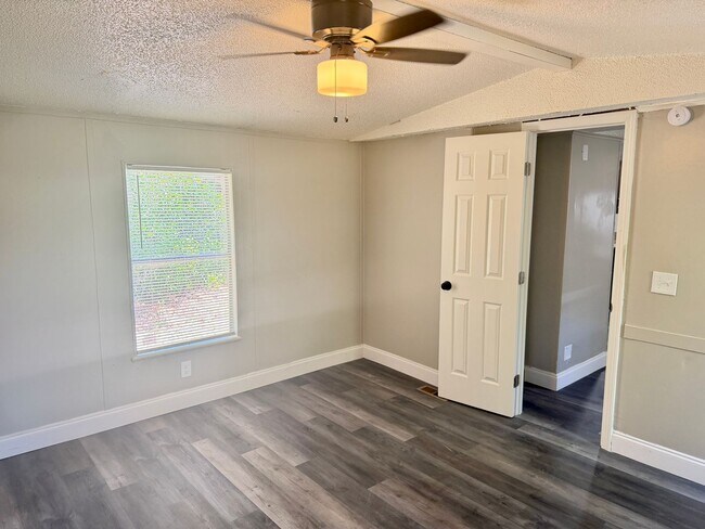 Building Photo - 7213 Harney Rd