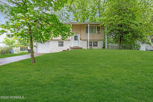 Primary Photo - 150 Susan Dr