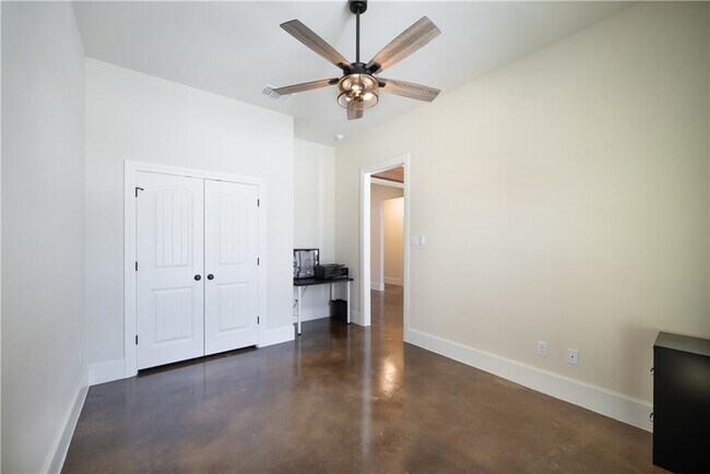 Building Photo - 315 Bluestem Cove
