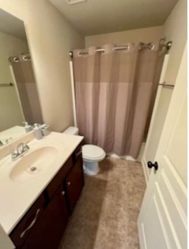 Building Photo - Settle In by the End of December—Apply Now!