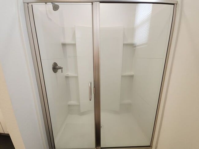 Building Photo - Mountain view single story home.