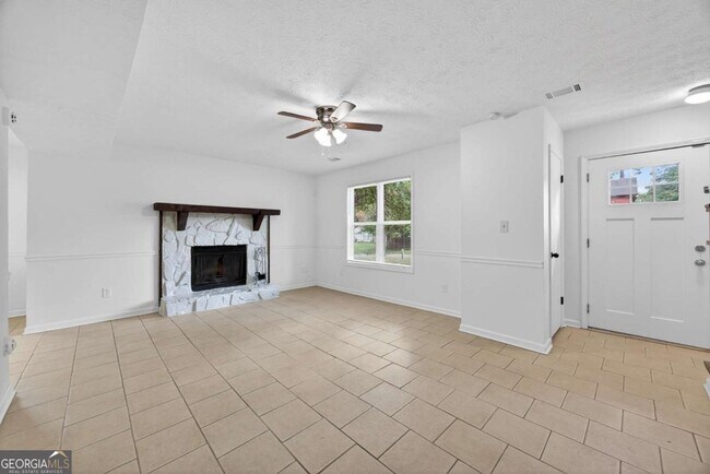 Building Photo - 6898 Babbling Brook Dr